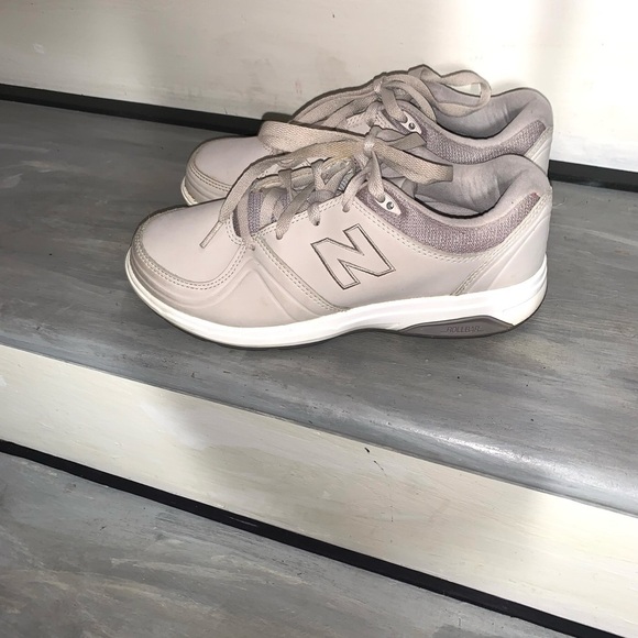 New Balance Women’s 813 Off-White Light Gray Walking Shoe 7.5 - Picture 4 of 10